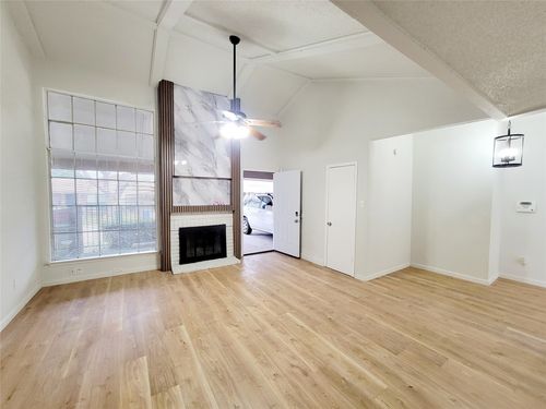 735 Arrowhead Cir, Garland, TX, 75043-4945 | Card Image