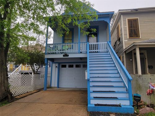 717 Church St, Galveston, TX, 77550-5212 | Card Image