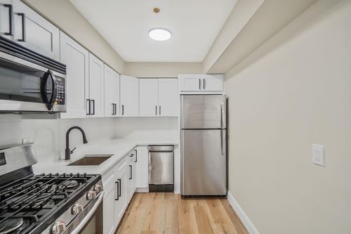 51-51 Pointe Cir S, Coram, NY, 11727-1528 | Card Image