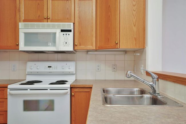 212 - 5300 48 St, Condo with 1 bedrooms, 2 bathrooms and 1 parking in Red Deer AB | Image 9