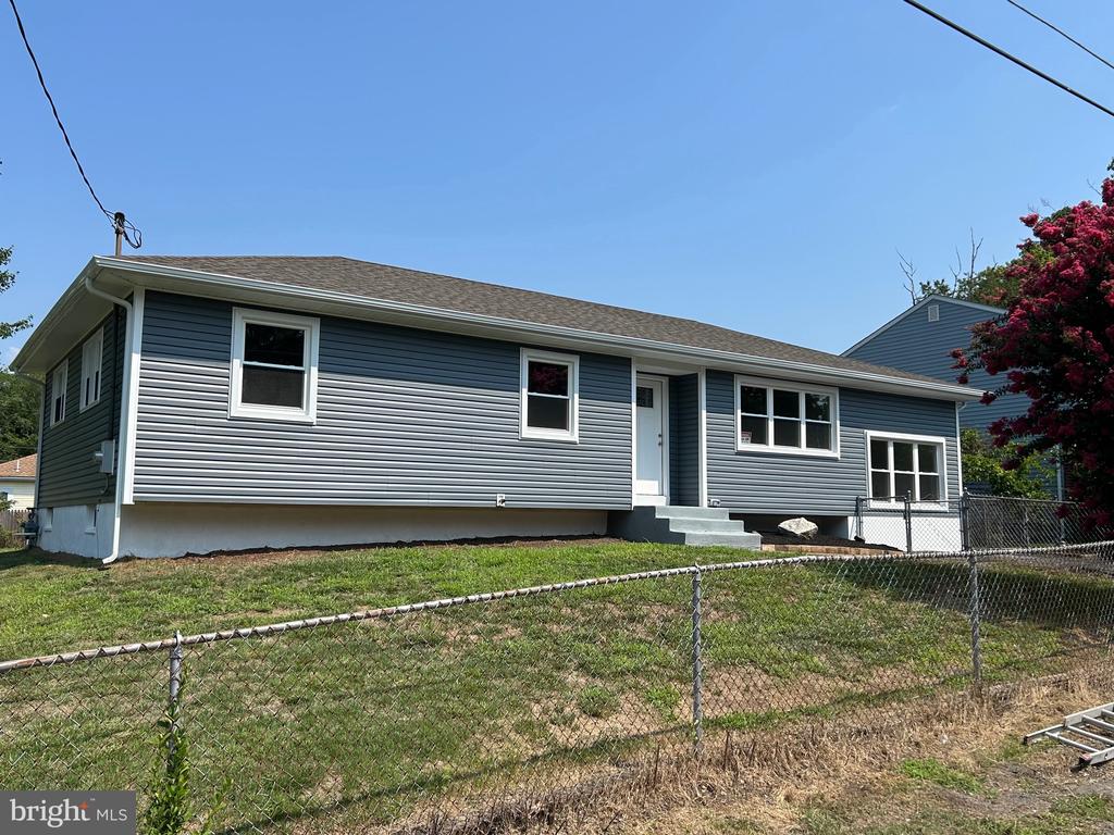 Apple Ave, Browns Mills, NJ 08015