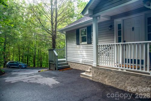 36 Lynx Dr, Black Mountain, NC, 28711-9775 | Card Image