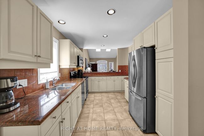 39 Via Amici, Condo with 3 bedrooms, 4 bathrooms and 2 parking in Alliston ON | Image 10