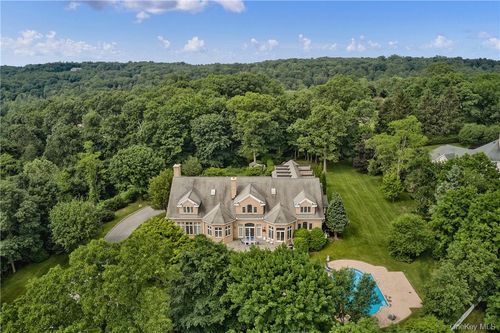 11 Fawn Ln, North Castle, NY, 10504-1126 | Card Image