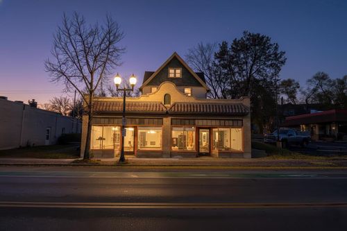 6528 W North Avenue, Wauwatosa, WI, 53213 | Card Image