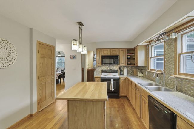 131 Donerail Dr Sw, House other with 4 bedrooms, 3 bathrooms and null parking in Pataskala OH | Image 27