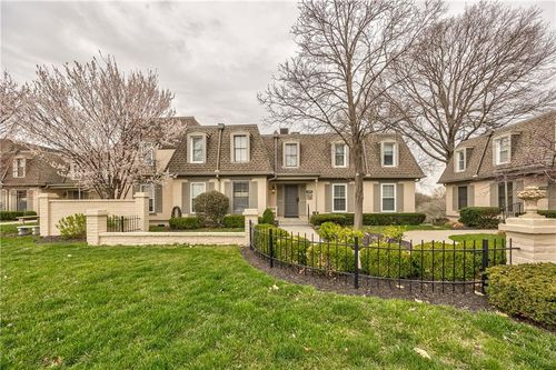 d-10746 Glenwood St, Overland Park, KS, 66211-1129 | Card Image