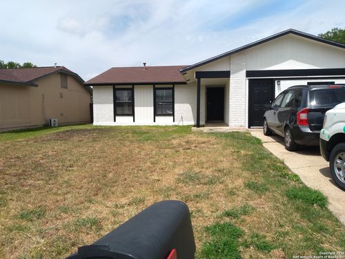 8939 Old Sky Hbr, San Antonio, TX, 78242-3223 | Card Image