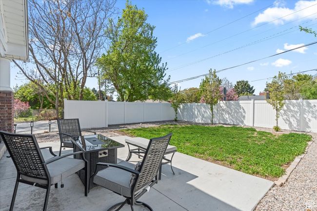 1870 E 3900 S, House other with 4 bedrooms, 3 bathrooms and 2 parking in Holladay UT | Image 6