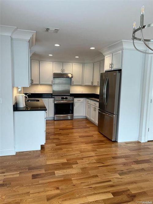 253 Springville Rd, Hampton Bays, NY, 11946-3065 | Card Image