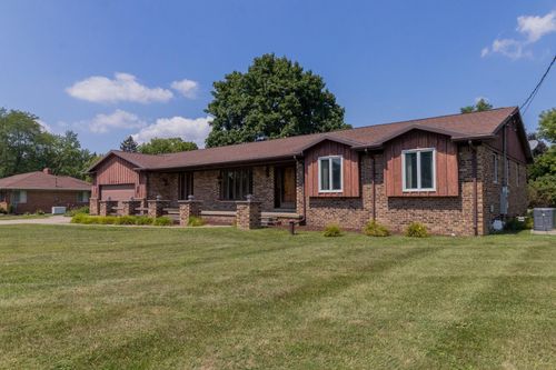 3281 Belfast St, Burton, MI, 48529-1810 | Card Image