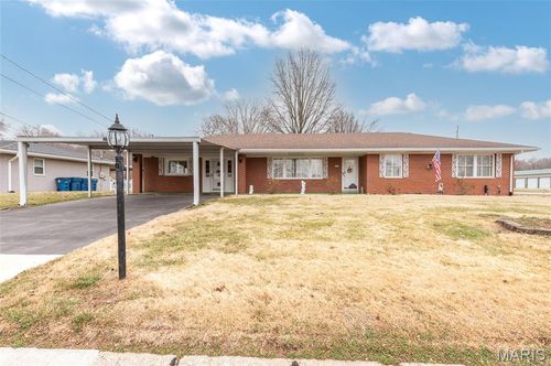 805 Carl St, Collinsville, IL, 62234-1436 | Card Image