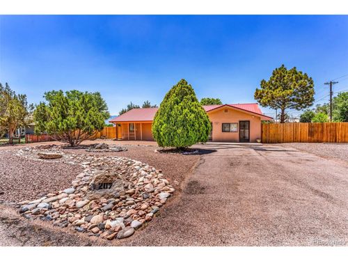 207 Fremont St, Penrose, CO, 81240-9622 | Card Image