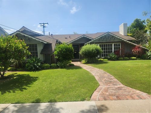 3082 Copa De Oro Dr, Los Alamitos, CA, 90720-5257 | Card Image