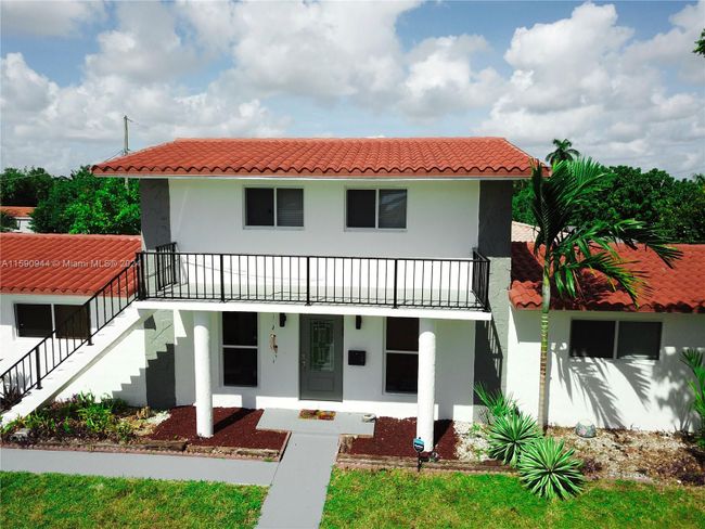 17880 Ne 13th Ave, House other with 3 bedrooms, 2 bathrooms and null parking in North Miami Beach FL | Image 2