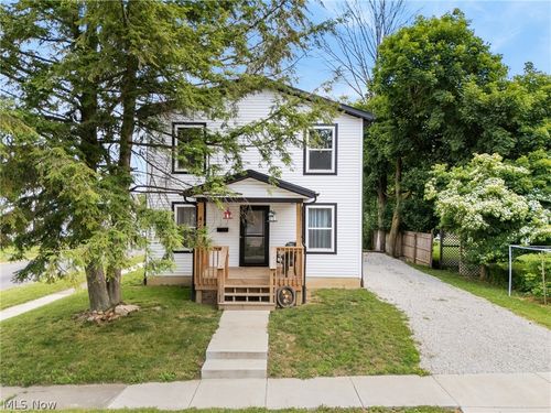 427 W Oak St, Orrville, OH, 44667-2019 | Card Image