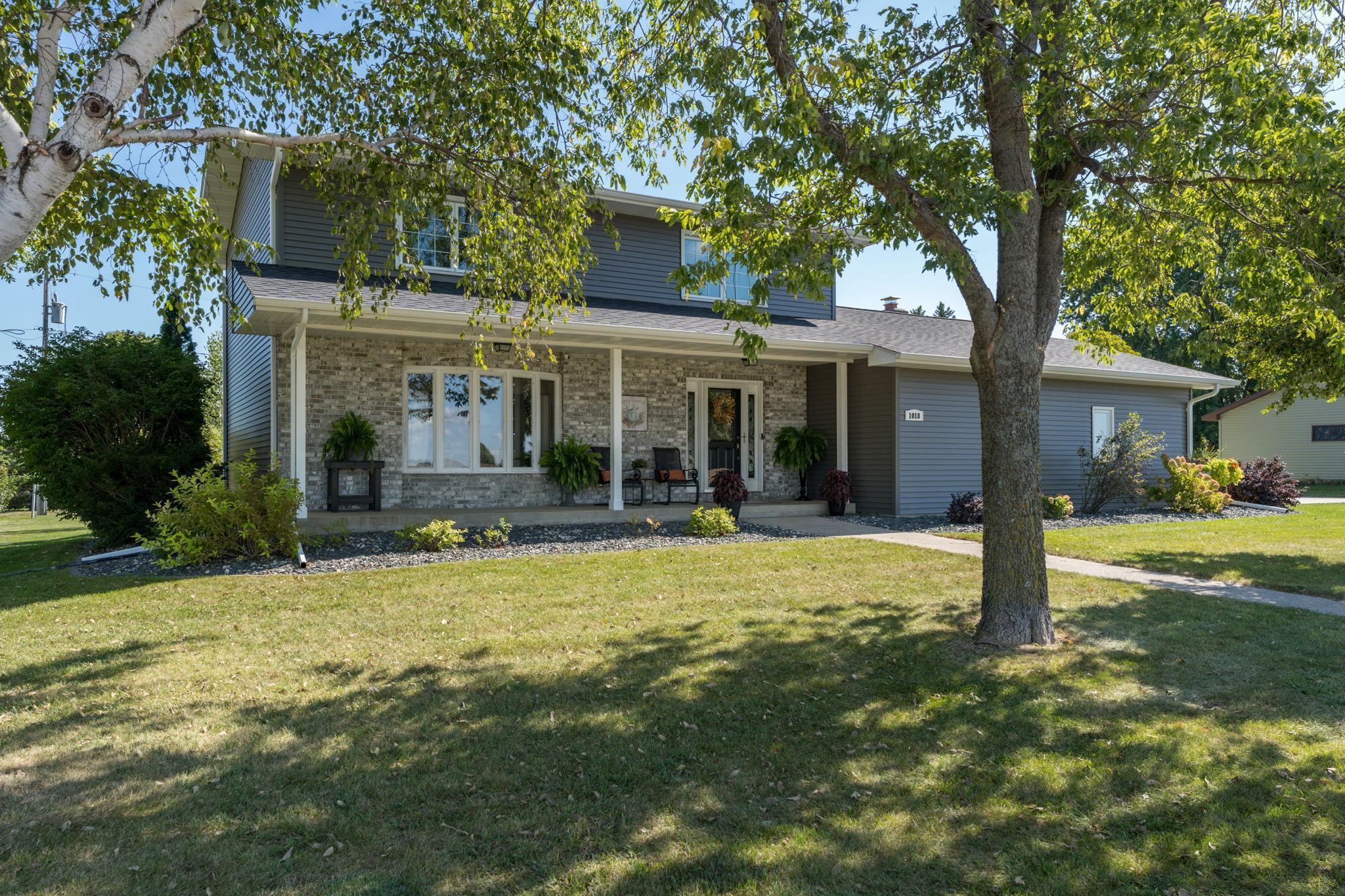 10th St, Gaylord, MN 55334