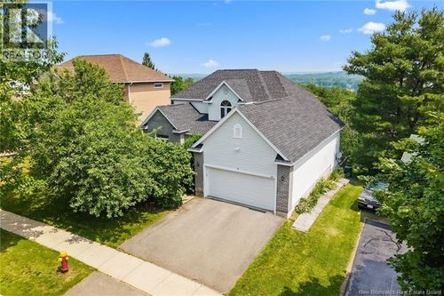 178 Hearne St, Fredericton, NB, E3B6M3 | Card Image