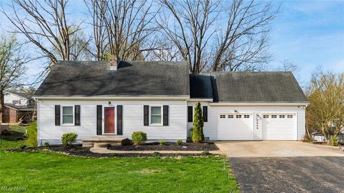 3245 Circle Ct, Zanesville, OH, 43701-1526 | Card Image