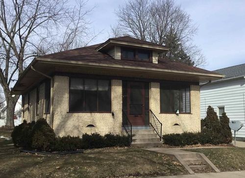 818 14th Ave S, Clinton, IA, 52732-6300 | Card Image