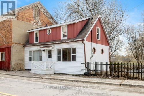 18 Main St W, Lyn, ON, K0E1M0 | Card Image