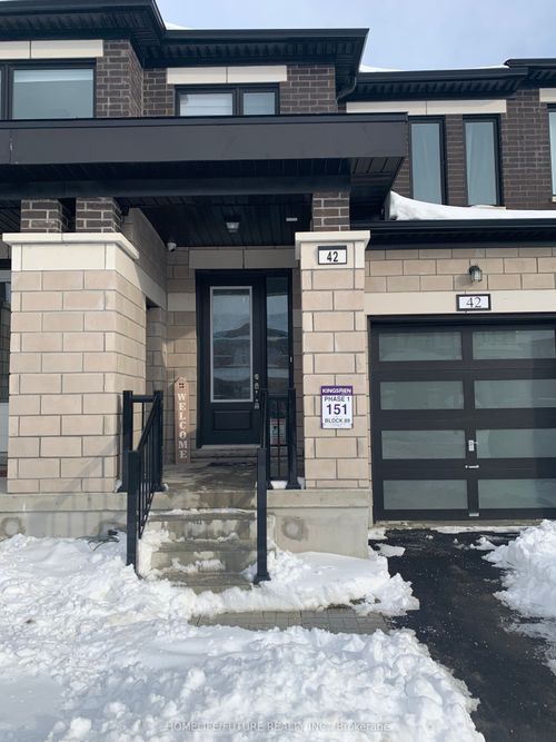 42 Keenan St, Lindsay, ON, K9V6C2 | Card Image