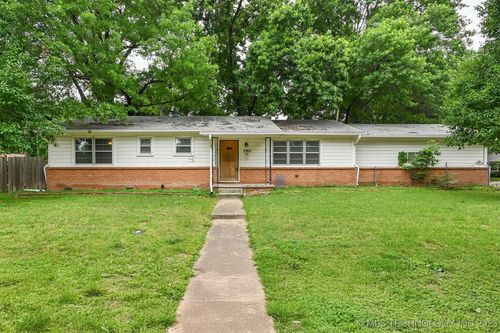 5302 Saint Louis Ave, Tulsa, OK, 74105-6943 | Card Image