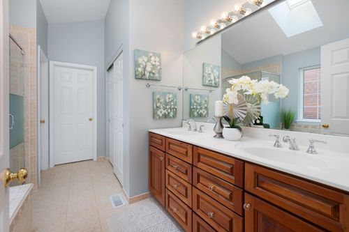 1606 Fairfax Ln, Oakbrook Terrace, IL, 60181-5236 | Card Image