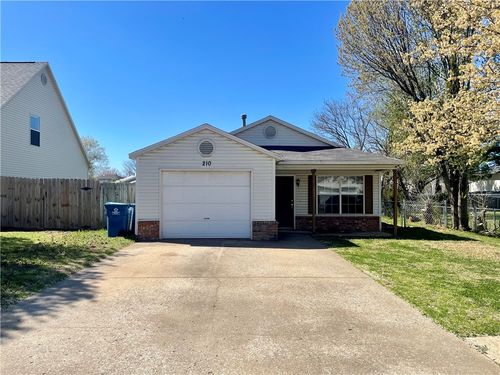 210 Parkcrest Dr, Bentonville, AR, 72712-5371 | Card Image