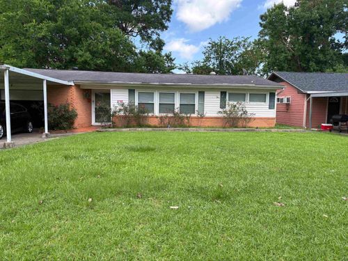 890 Peyton Dr, Beaumont, TX, 77706-6130 | Card Image