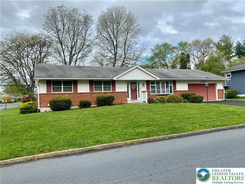 1398 Walnut Ln, MACUNGIE, PA, 18062-9402 | Card Image