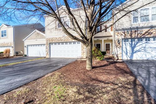 3873 Blackstone Dr, Aurora, IL, 60504-5386 | Card Image