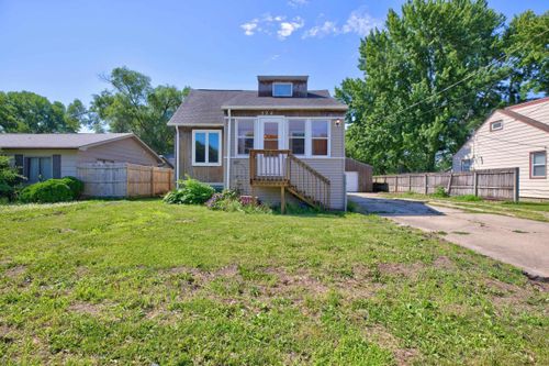 324 Brookside Ave, Evansdale, IA, 50707-1724 | Card Image