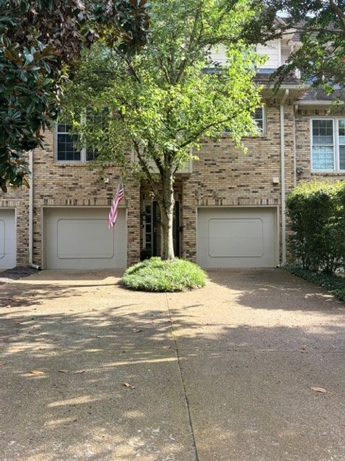 96-401 Bowling Ave, Nashville, TN, 37205-5157 | Card Image