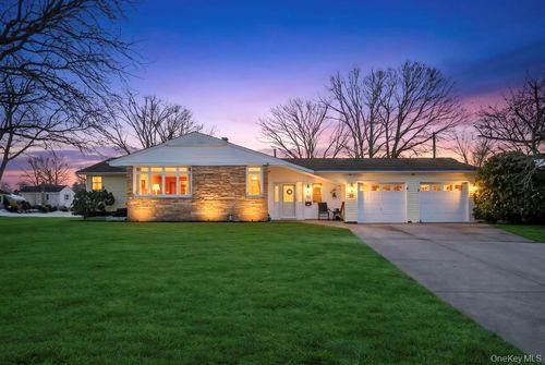 11 Norman Dr, Centereach, NY, 11720-2718 | Card Image