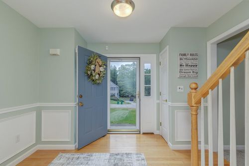 86 Godfrey Ln, Fremont, NH, 03044-3056 | Card Image