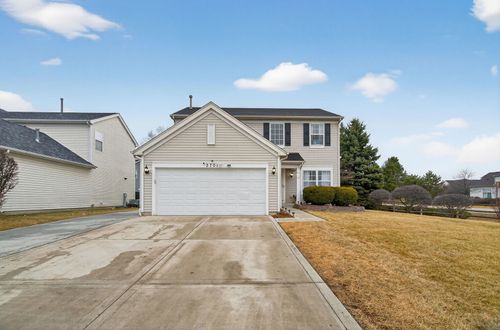 3701 Blue Ridge Dr, Carpentersville, IL, 60110-3275 | Card Image