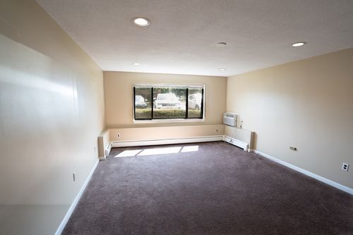 apt-4-6 Hallmark Gdns, Burlington, MA, 01803-3532 | Card Image