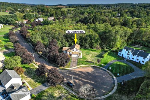 29 Justine Dr, North Haven, CT, 06473-3554 | Card Image