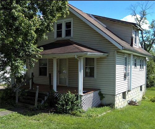 3507 6th Ave, Parkersburg, WV, 26101-6312 | Card Image