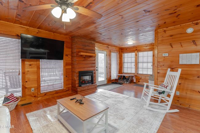 Cabin 2 Entryway and Living Room | Image 9