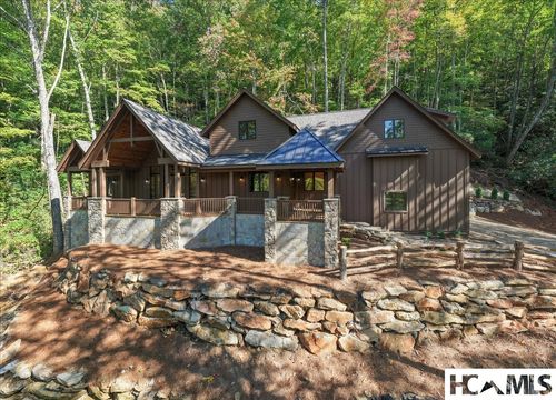 245 E Rochester Dr, Cashiers, NC, 28717 | Card Image