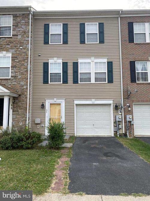 94 Eldon Dr, CHARLES TOWN, WV, 25414-5508 | Card Image