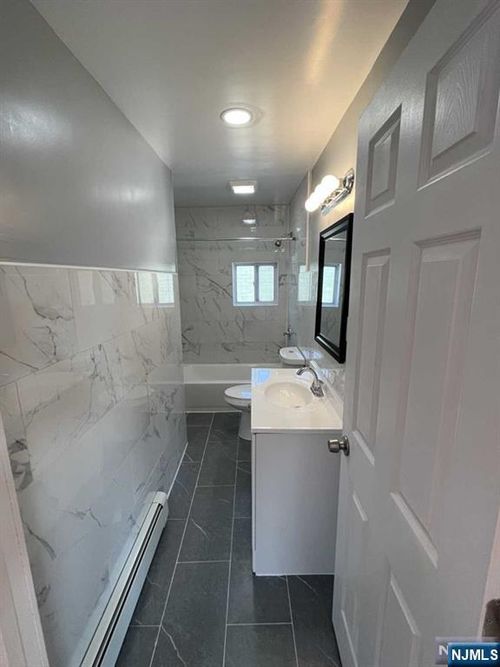 240-236-240 19th Ave, Paterson, NJ, 07504-2109 | Card Image