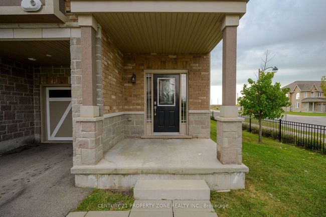 11 Ladybell Lane, House attached with 2 bedrooms, 3 bathrooms and 1 parking in Hannon ON | Image 5