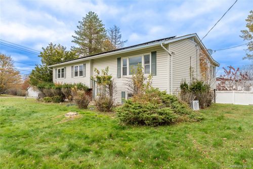 3 Patricia Pl, Monticello, NY, 12701-2415 | Card Image