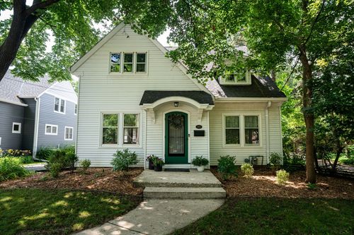 1867 Ludington Ave, Wauwatosa, WI, 53226-2838 | Card Image