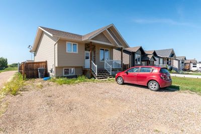 5302 50 St, House detached with 4 bedrooms, 2 bathrooms and 4 parking in Kitscoty AB | Image 2