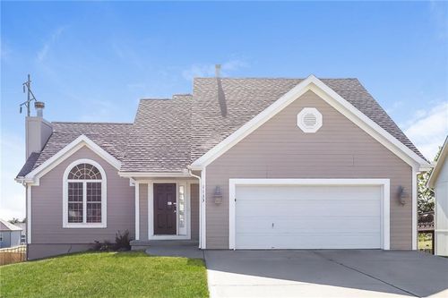 1133 Willow Ln, Liberty, MO, 64068-4355 | Card Image