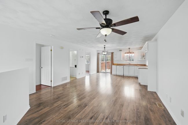B - 541B Blvd Devista, House attached with 3 bedrooms, 2 bathrooms and 4 parking in Alfred ON | Image 11
